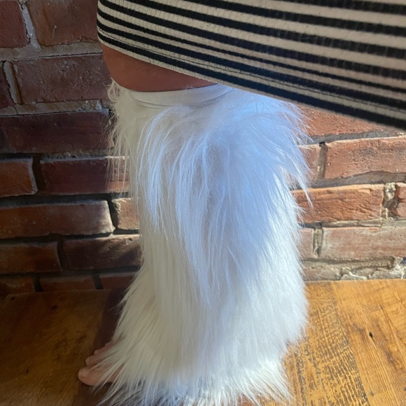 Faux fir white bell bottom add Ons - Picture 2 of 4